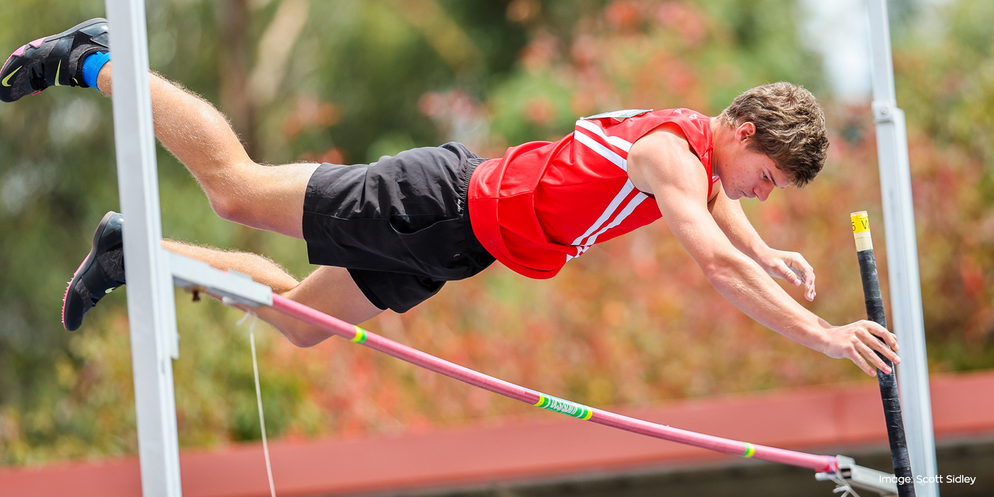 South Bendigo's pole vault star Rhys Hansen who earned bronze in open final and gold in the under-18 class. Photo by SCOTT SIDLEY